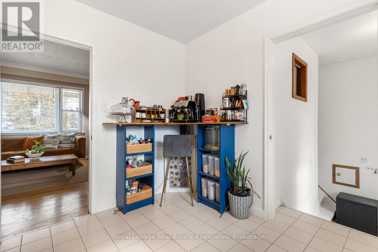 972 Fourth Street, Mississauga, Ontario  L5E 1J9 - Photo 12 - W12910284