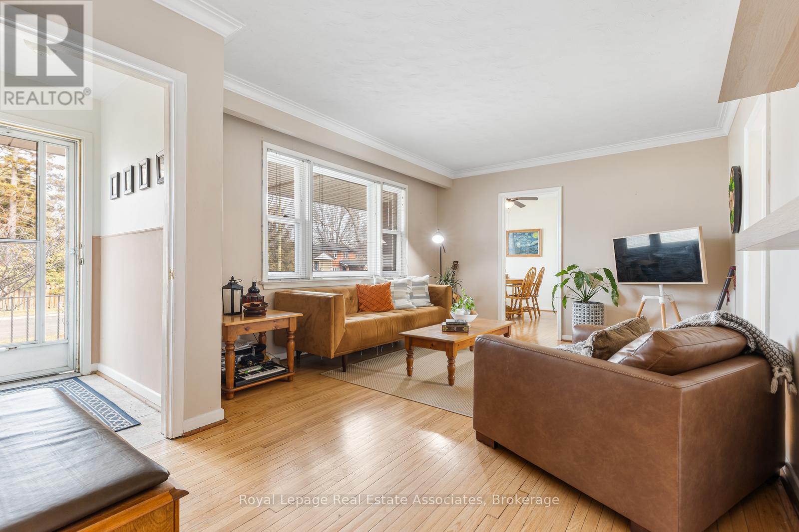 972 Fourth Street, Mississauga, Ontario  L5E 1J9 - Photo 2 - W12910284