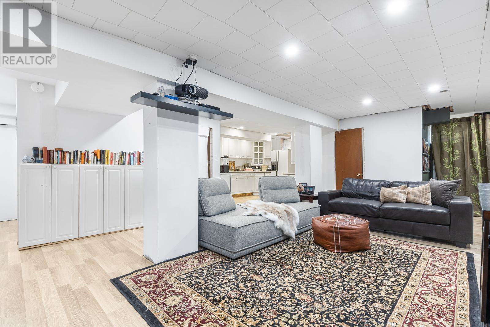 972 Fourth Street, Mississauga, Ontario  L5E 1J9 - Photo 22 - W12910284