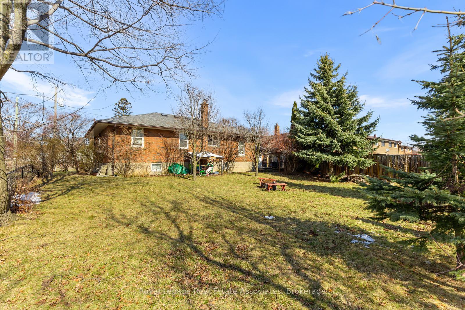 972 Fourth Street, Mississauga, Ontario  L5E 1J9 - Photo 27 - W12910284