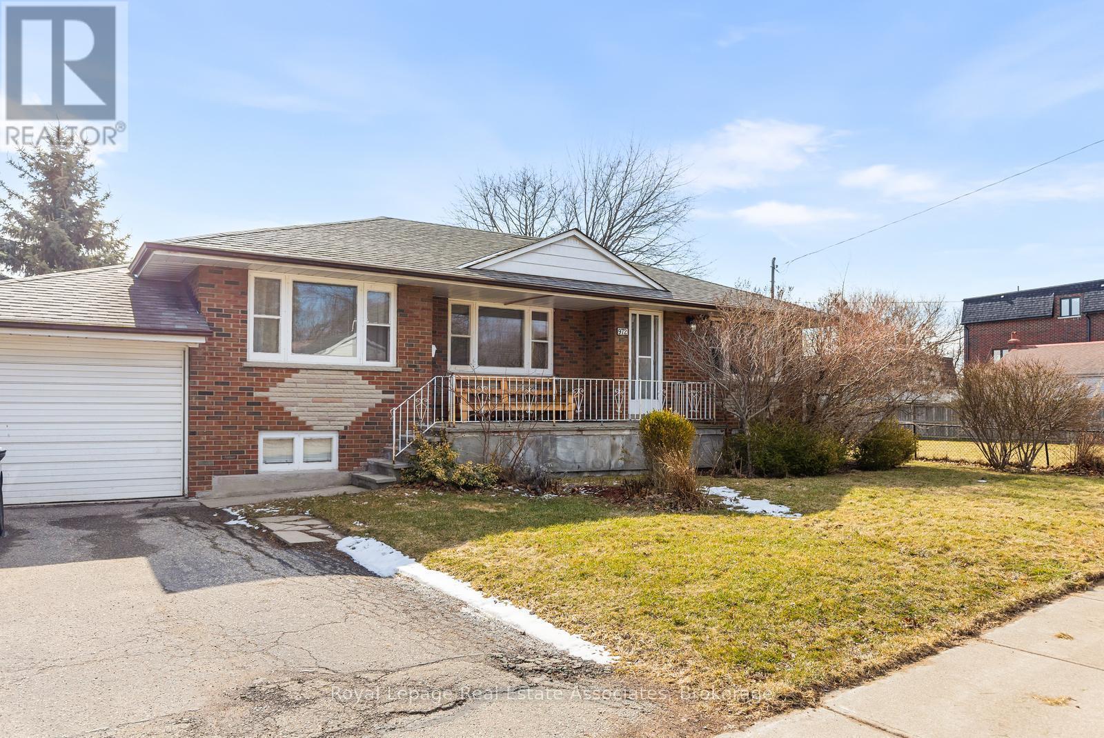 972 Fourth Street, Mississauga, Ontario  L5E 1J9 - Photo 29 - W12910284