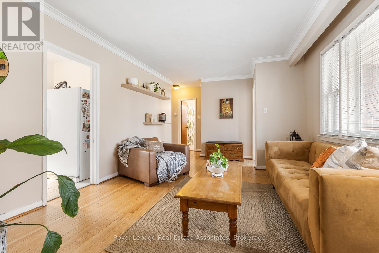 972 Fourth Street, Mississauga, Ontario  L5E 1J9 - Photo 5 - W12910284