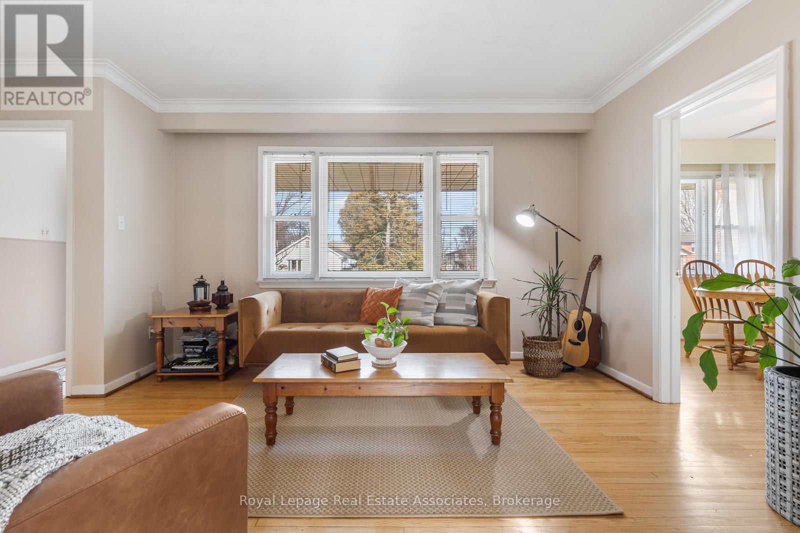 972 Fourth Street, Mississauga, Ontario  L5E 1J9 - Photo 6 - W12910284