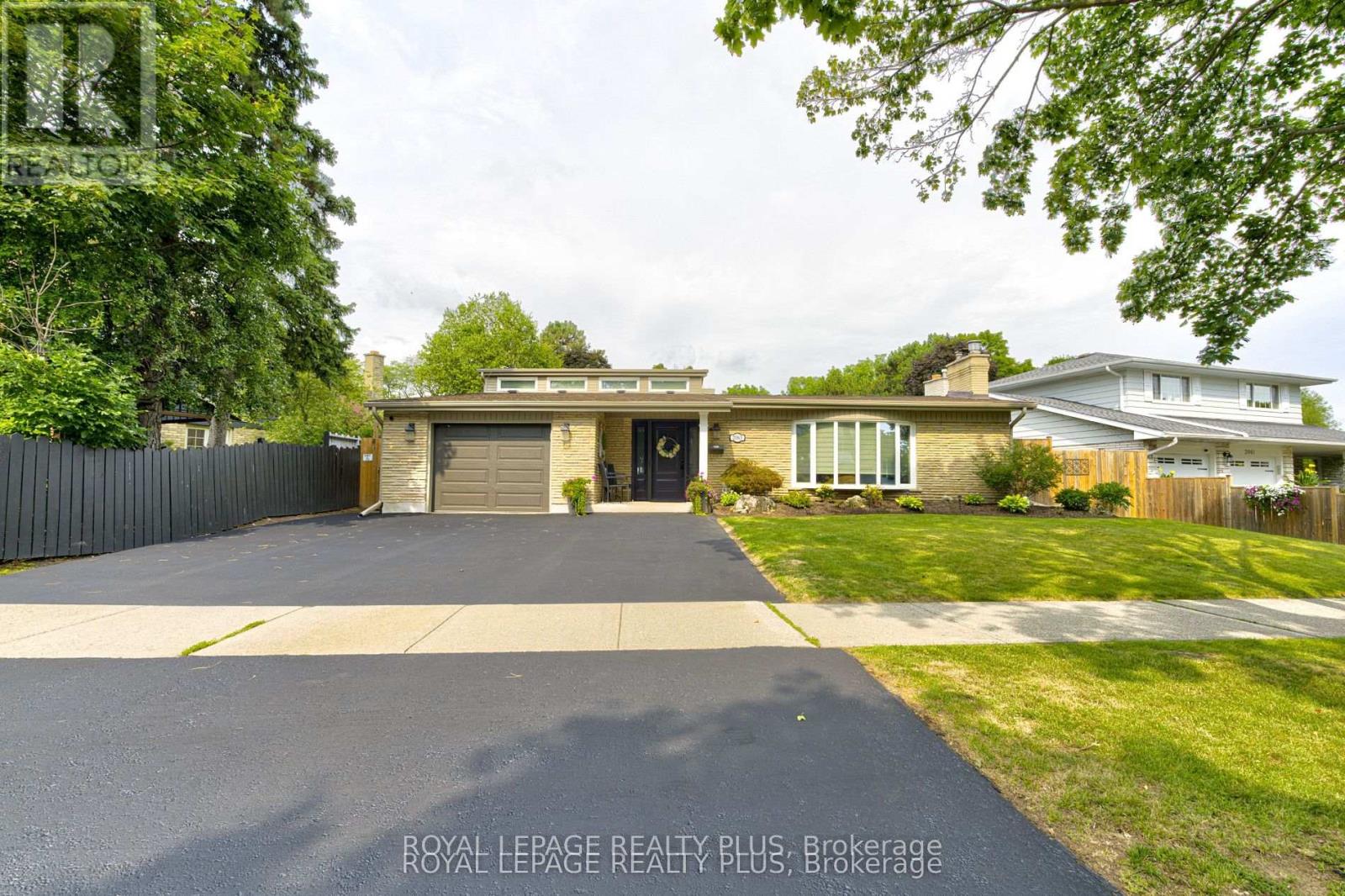 2063 CAVENDISH DRIVE, Burlington, Ontario