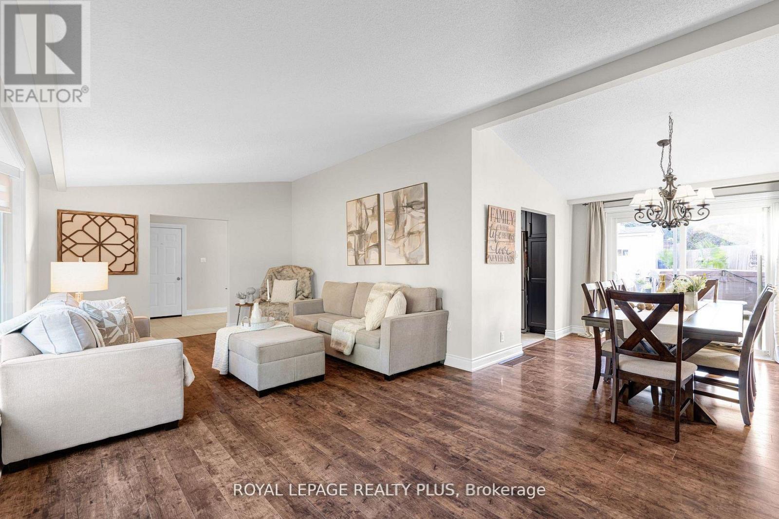 2063 Cavendish Drive, Burlington, Ontario  L7P 1Y9 - Photo 10 - W12910300