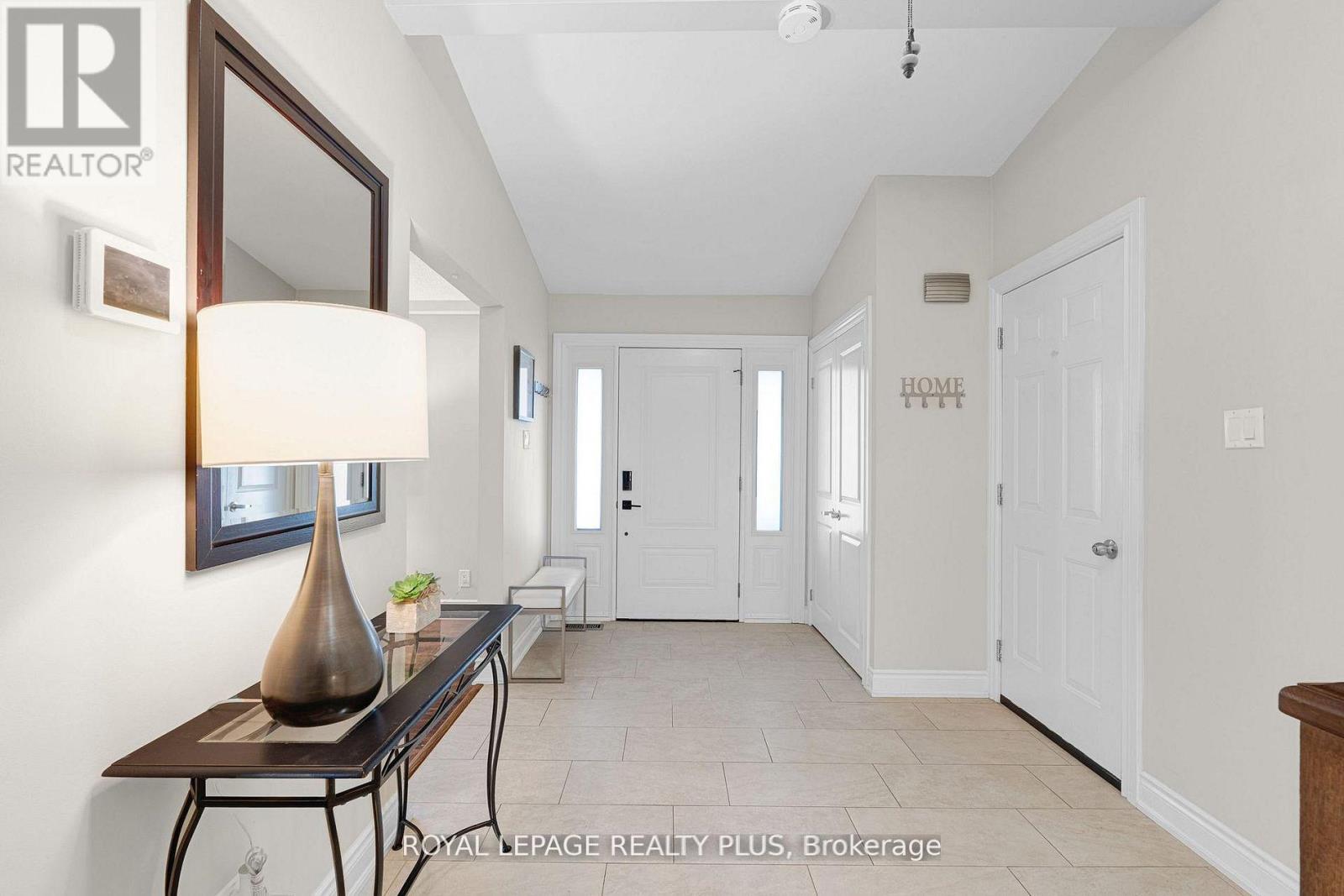 2063 Cavendish Drive, Burlington, Ontario  L7P 1Y9 - Photo 3 - W12910300