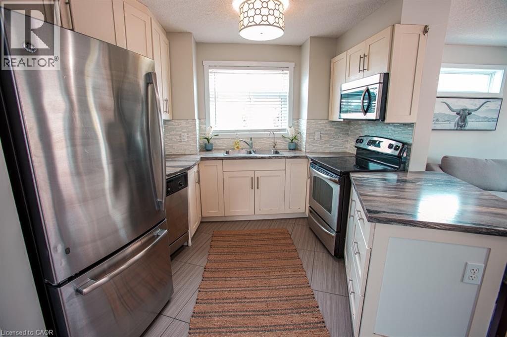 489 East Avenue Unit# B, Kitchener, Ontario  N2H 0A8 - Photo 17 - 40795537