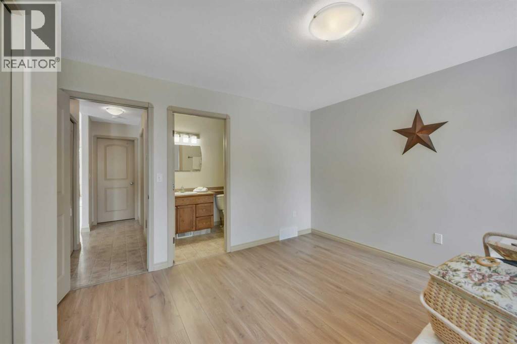 1024 19 Avenue, Lousana, Alberta  T0M 1K0 - Photo 15 - A2276662