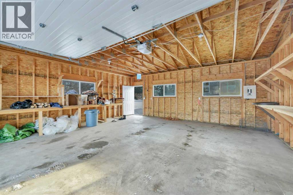 1024 19 Avenue, Lousana, Alberta  T0M 1K0 - Photo 28 - A2276662