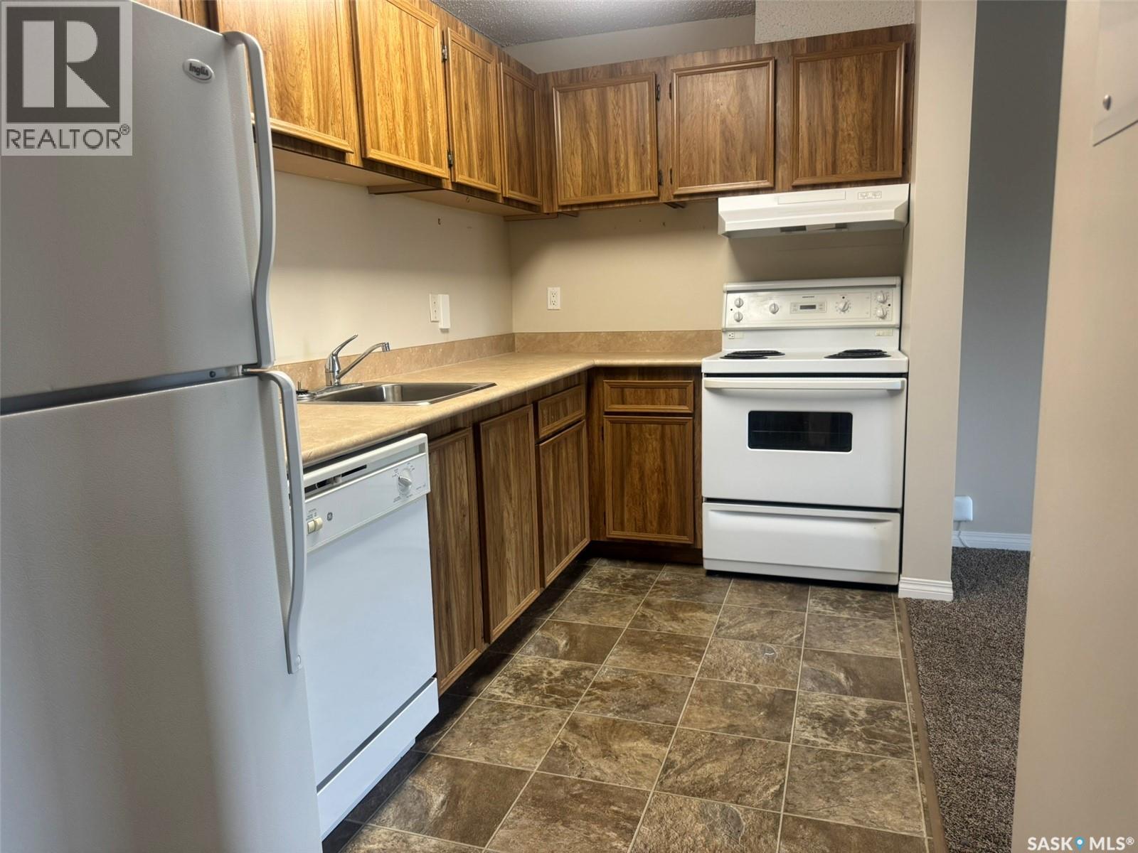 207 1808 Eaglesham Avenue, Weyburn, Saskatchewan  S4T 2R1 - Photo 6 - SK031008