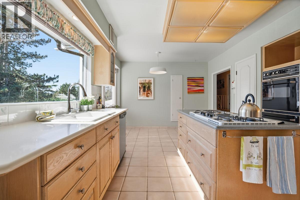 6034 Collingwood Place, Vancouver, British Columbia  V6N 1V1 - Photo 8 - R3102254