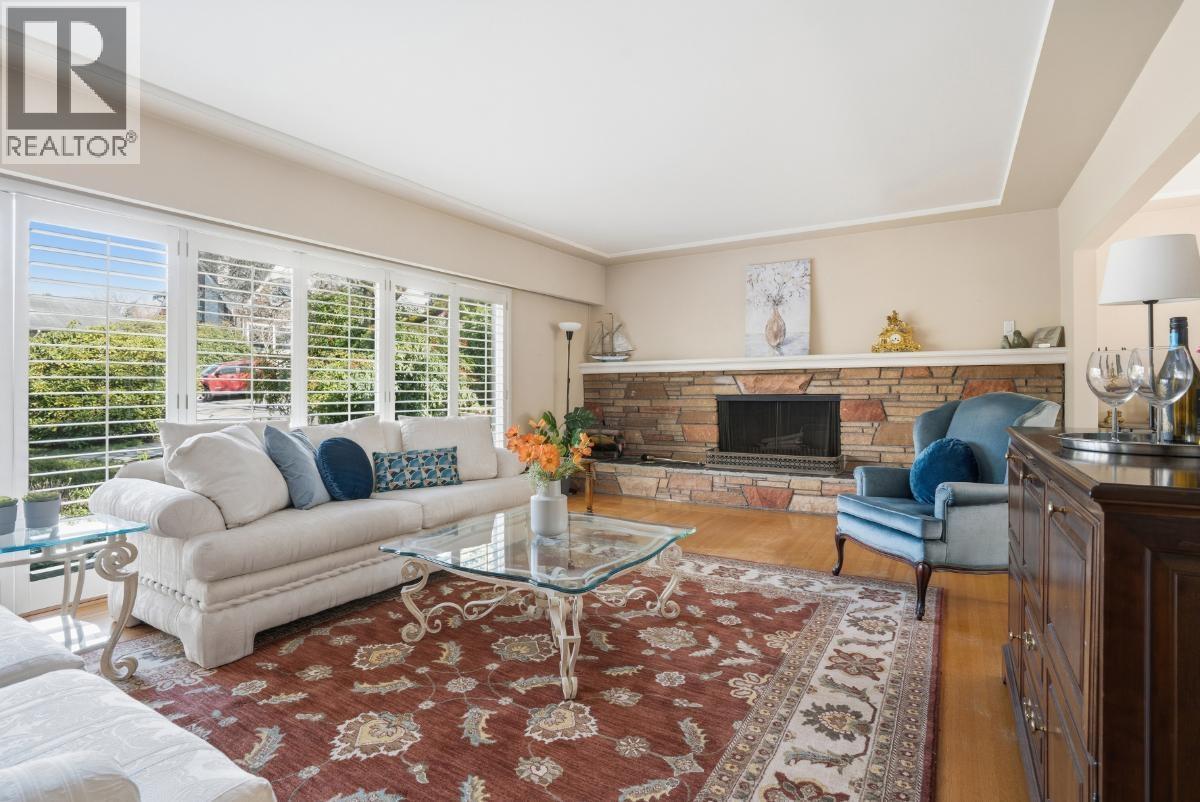 6034 Collingwood Place, Vancouver, British Columbia  V6N 1V1 - Photo 2 - R3102254