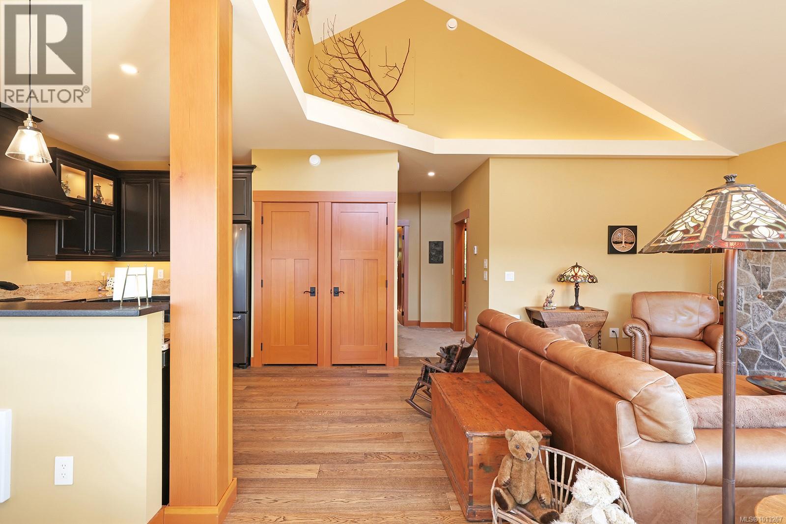 890 Cruikshank Ridge, Courtenay, British Columbia  V9J 1L0 - Photo 6 - 1013267