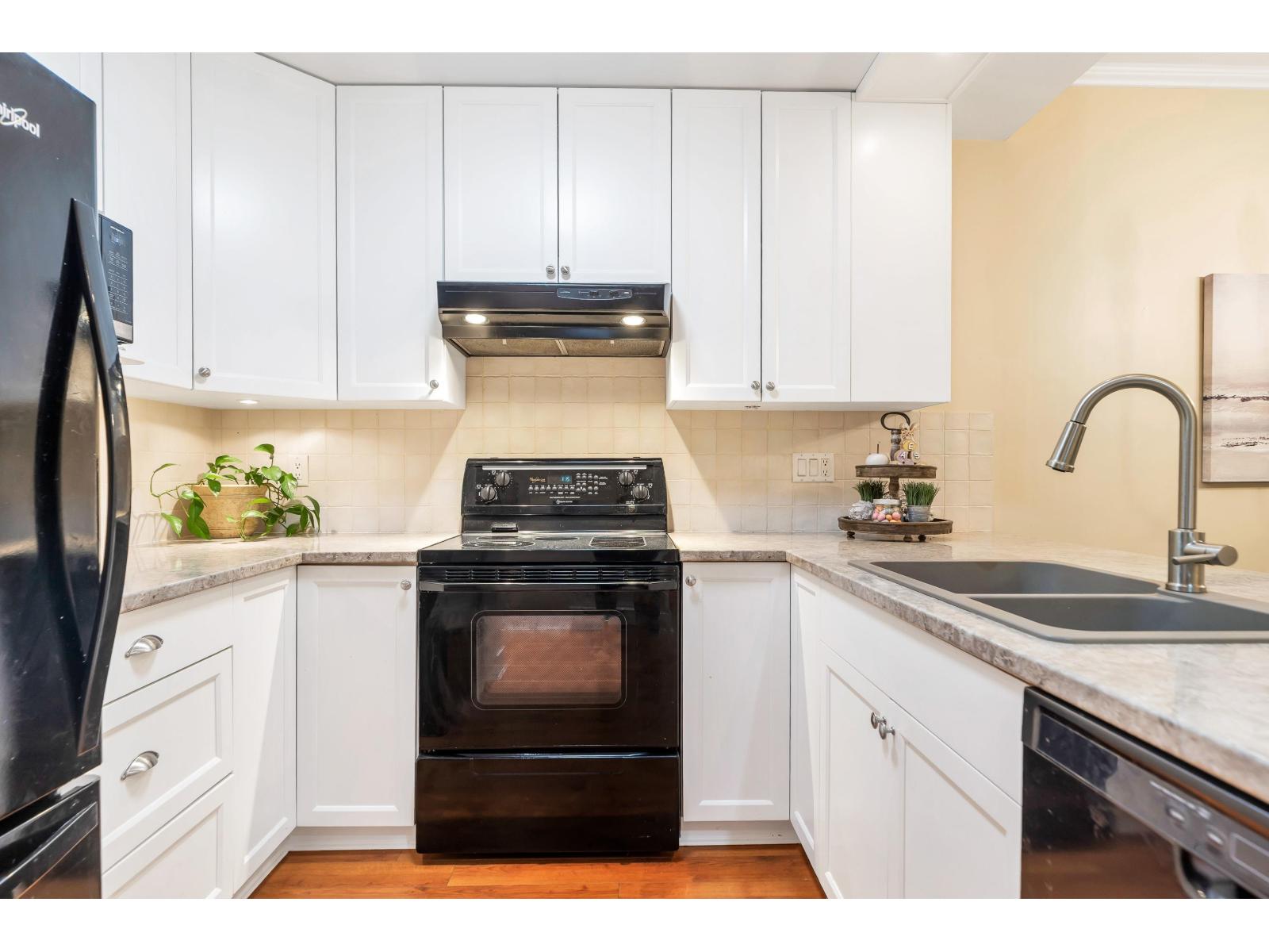 109 15368 16a Avenue, Surrey, British Columbia  V4A 1S9 - Photo 9 - R3102002