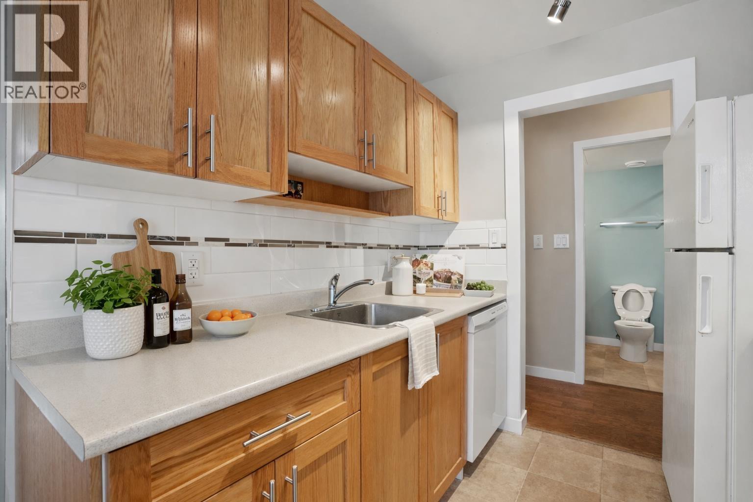 303 357 E 2nd Street, North Vancouver, British Columbia  V7L 1C6 - Photo 11 - R3100316