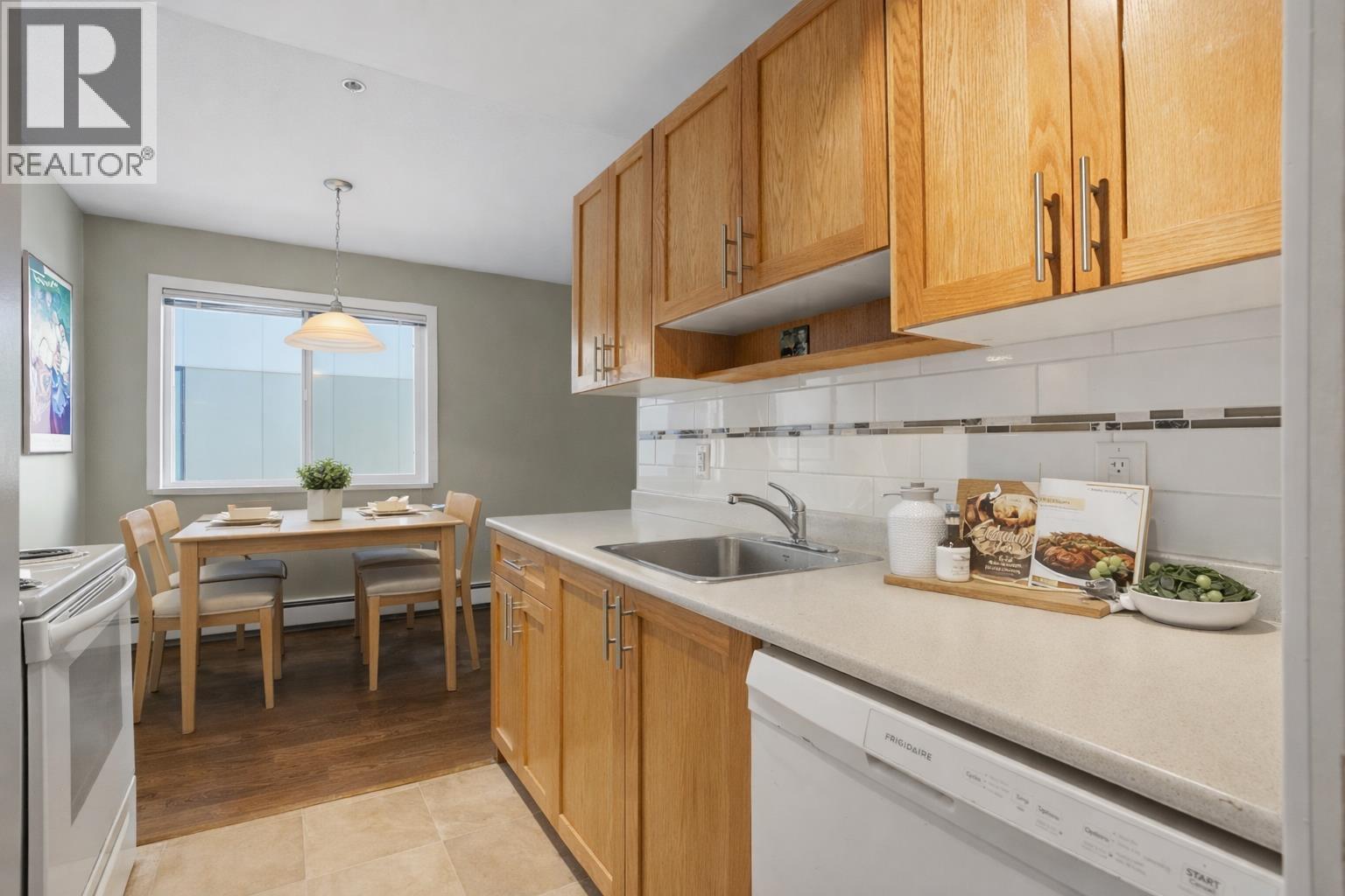 303 357 E 2nd Street, North Vancouver, British Columbia  V7L 1C6 - Photo 9 - R3100316