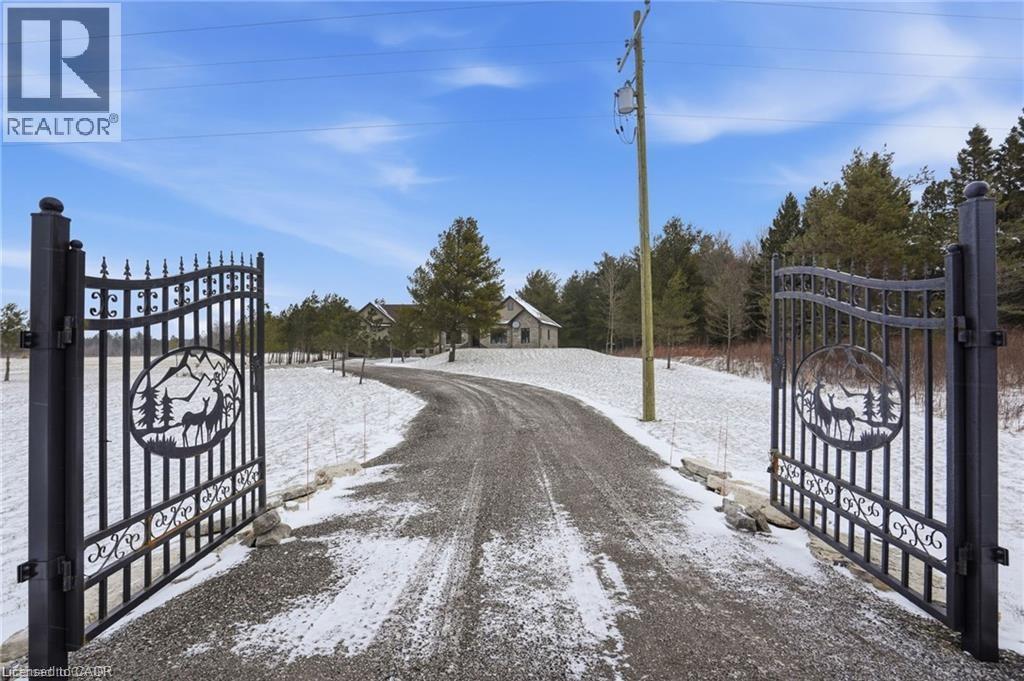 986 Highway 8, Hamilton, Ontario  L9H 5E1 - Photo 3 - 40813291