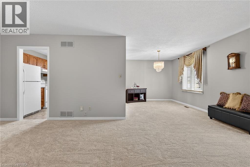 104 Viscount Road, Brantford, Ontario  N3P 1Y6 - Photo 10 - 40808524