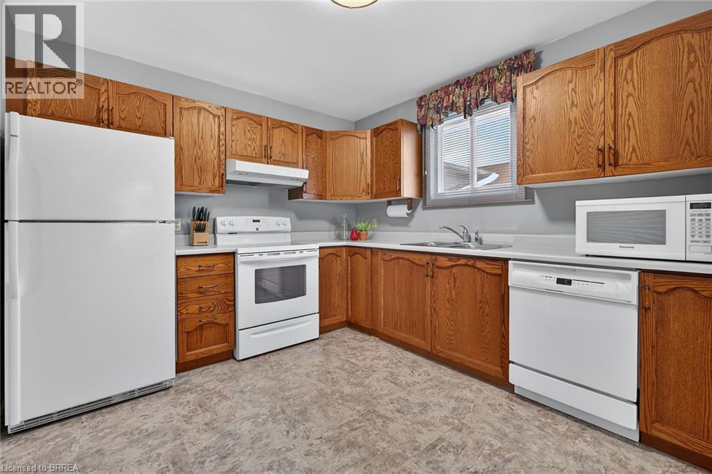 104 Viscount Road, Brantford, Ontario  N3P 1Y6 - Photo 4 - 40808524