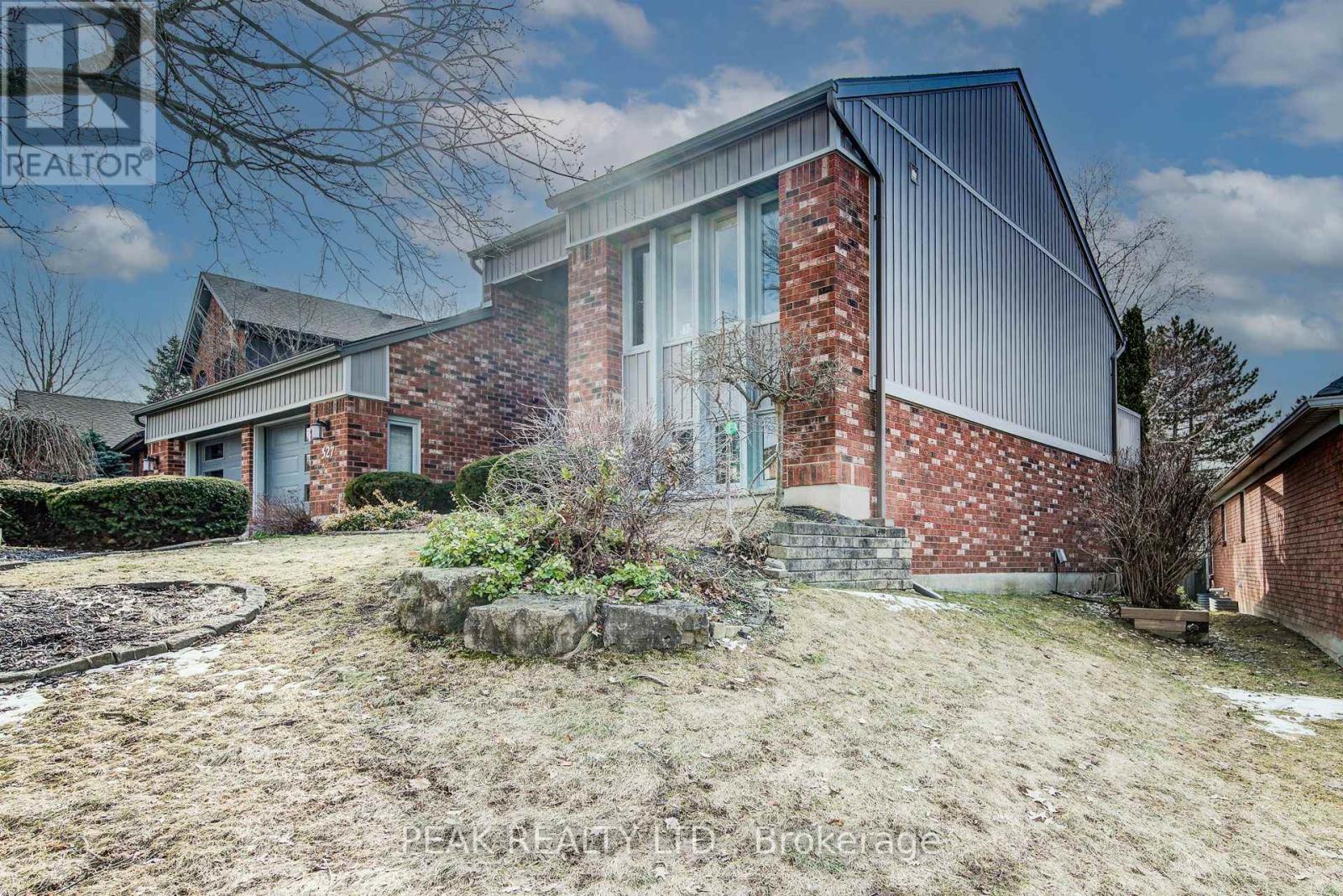 327 Wyecroft Boulevard, Waterloo, Ontario  N2T 2H3 - Photo 2 - X12910240