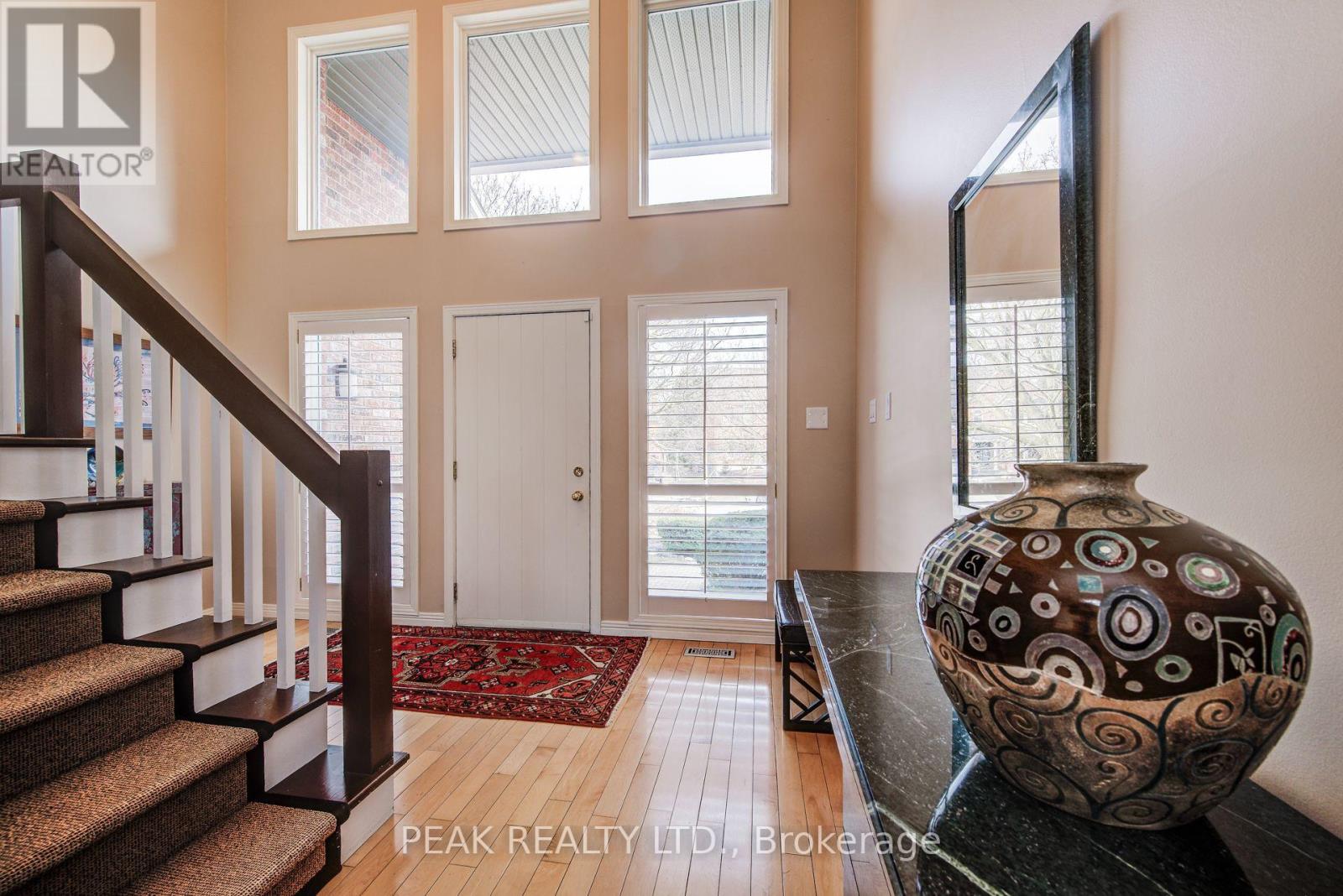 327 Wyecroft Boulevard, Waterloo, Ontario  N2T 2H3 - Photo 3 - X12910240