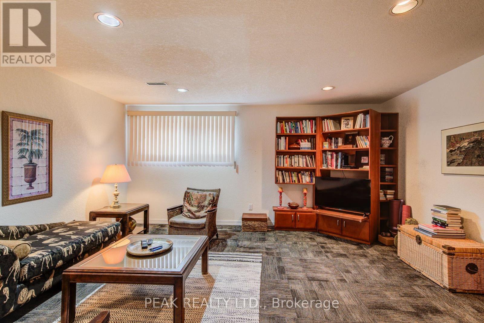 327 Wyecroft Boulevard, Waterloo, Ontario  N2T 2H3 - Photo 32 - X12910240