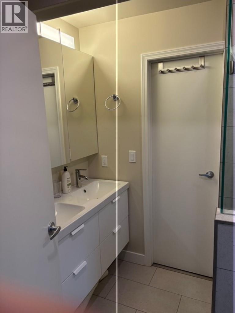 5702 Medusa Street, Sechelt, British Columbia  V0N 3A0 - Photo 15 - R3099668