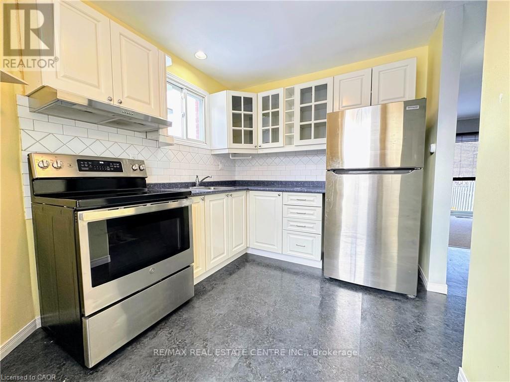 1 - 11 Norman Lane, Cambridge, Ontario  N1R 5L9 - Photo 2 - X12910276