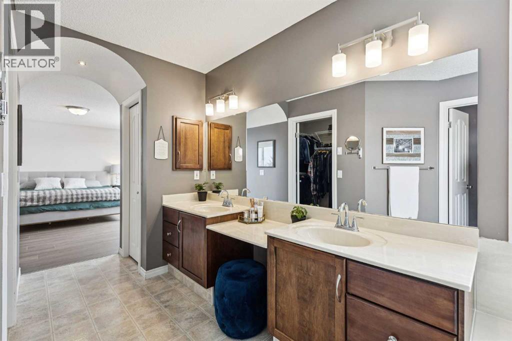 56 Bow Ridge Drive, Cochrane, Alberta  T4C 1V5 - Photo 28 - A2294034