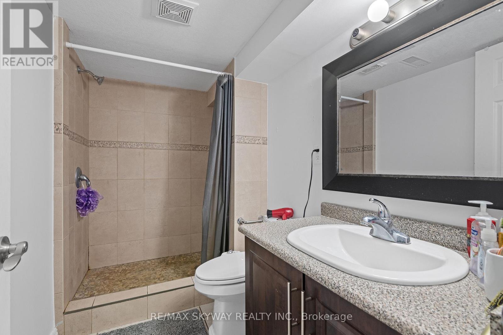 116 Severn Drive, Guelph, Ontario  N1E 7K6 - Photo 25 - X12910340