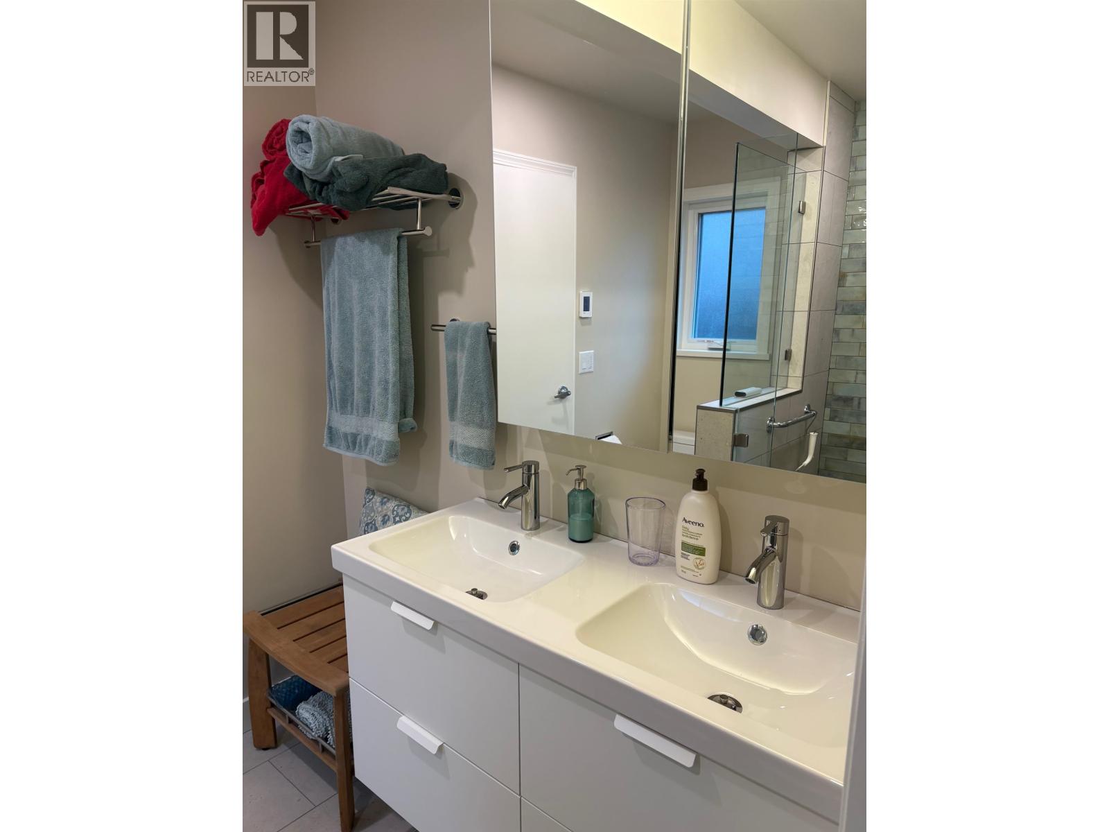 5702 Medusa Street, Sechelt, British Columbia  V0N 3A0 - Photo 16 - R3099668