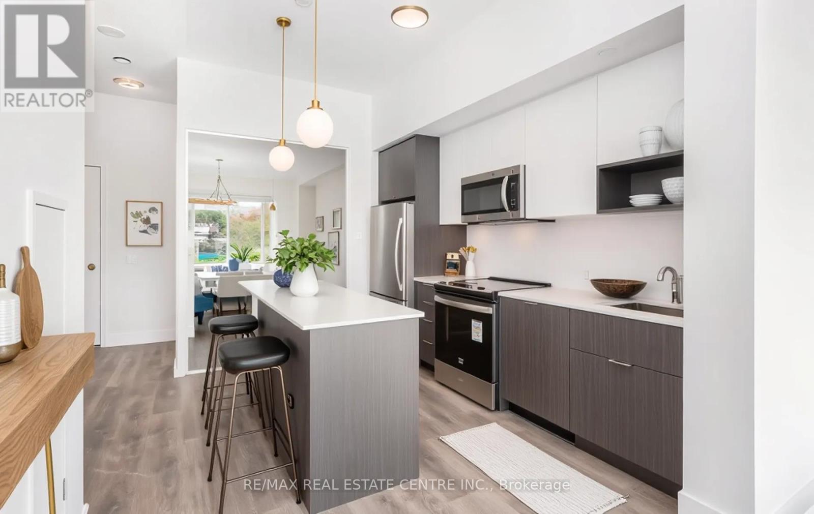 301 - 202 Burnhamthorpe Road E, Mississauga, Ontario  L5A 0B2 - Photo 7 - W12910226