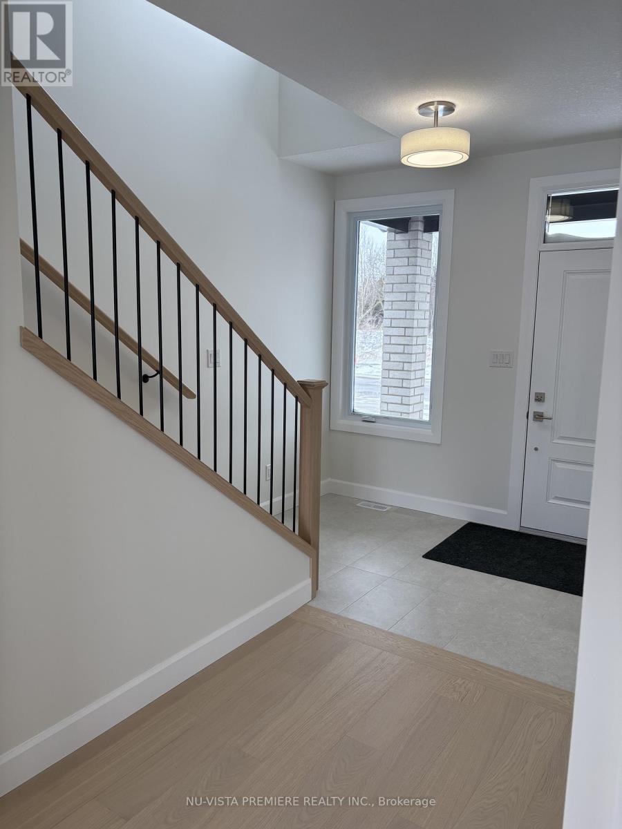 160 Watts Drive, Lucan Biddulph, Ontario  N0M 2J0 - Photo 10 - X12888872