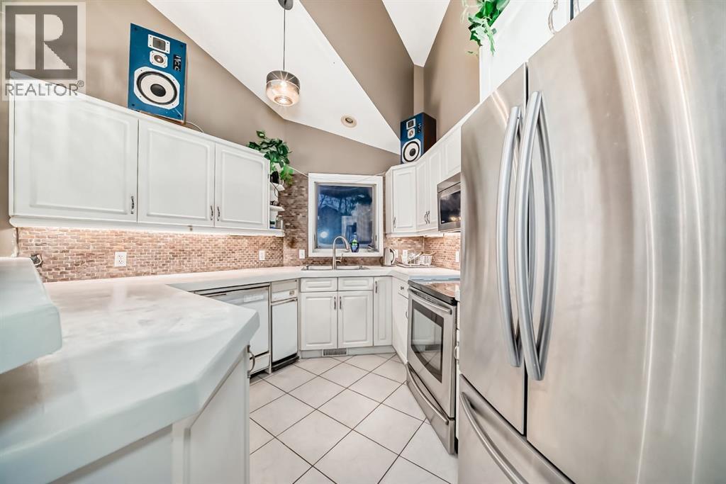 8373 Edgevalley Drive NW, Calgary, Alberta  T3A 4X6 - Photo 4 - A2281096