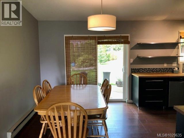 1646 Maquinna Ave, Comox, British Columbia  V9M 3L7 - Photo 3 - 1029635