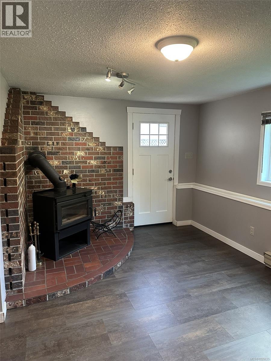 1646 Maquinna Ave, Comox, British Columbia  V9M 3L7 - Photo 6 - 1029635