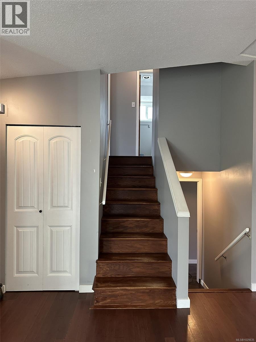 1646 Maquinna Ave, Comox, British Columbia  V9M 3L7 - Photo 8 - 1029635