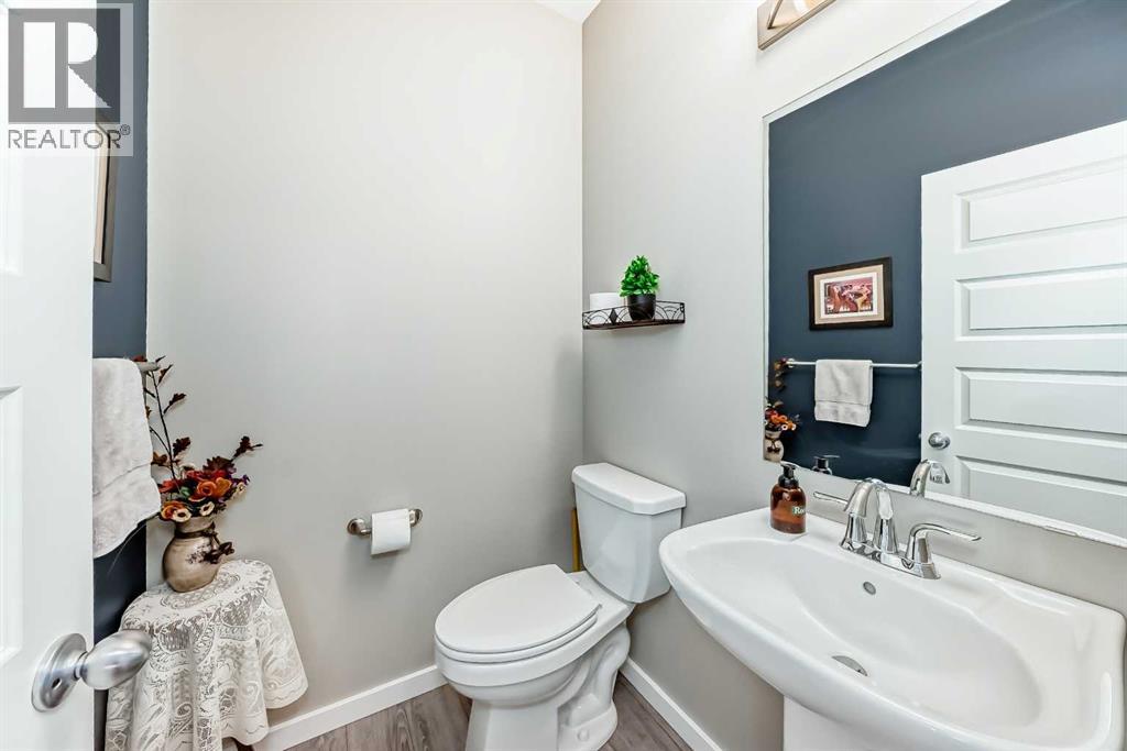 107 Heritage Heights, Cochrane, Alberta  T4C 2R5 - Photo 24 - A2292858