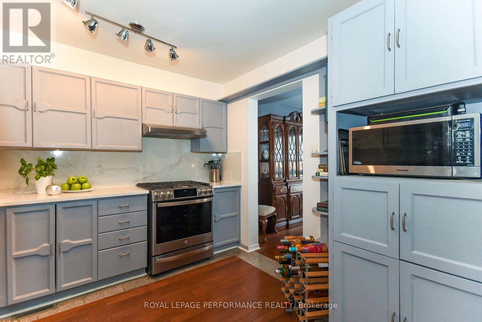 77 Versailles Private, Ottawa, Ontario  K1V 0M3 - Photo 15 - X12910426