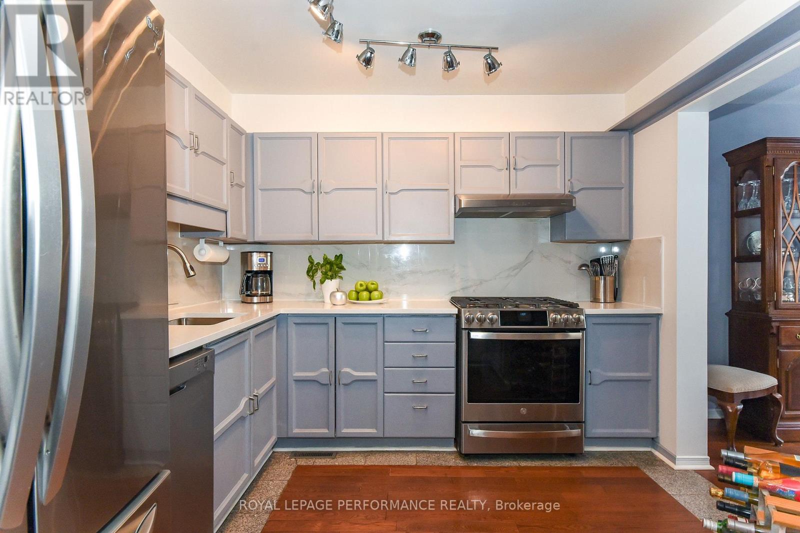 77 Versailles Private, Ottawa, Ontario  K1V 0M3 - Photo 17 - X12910426