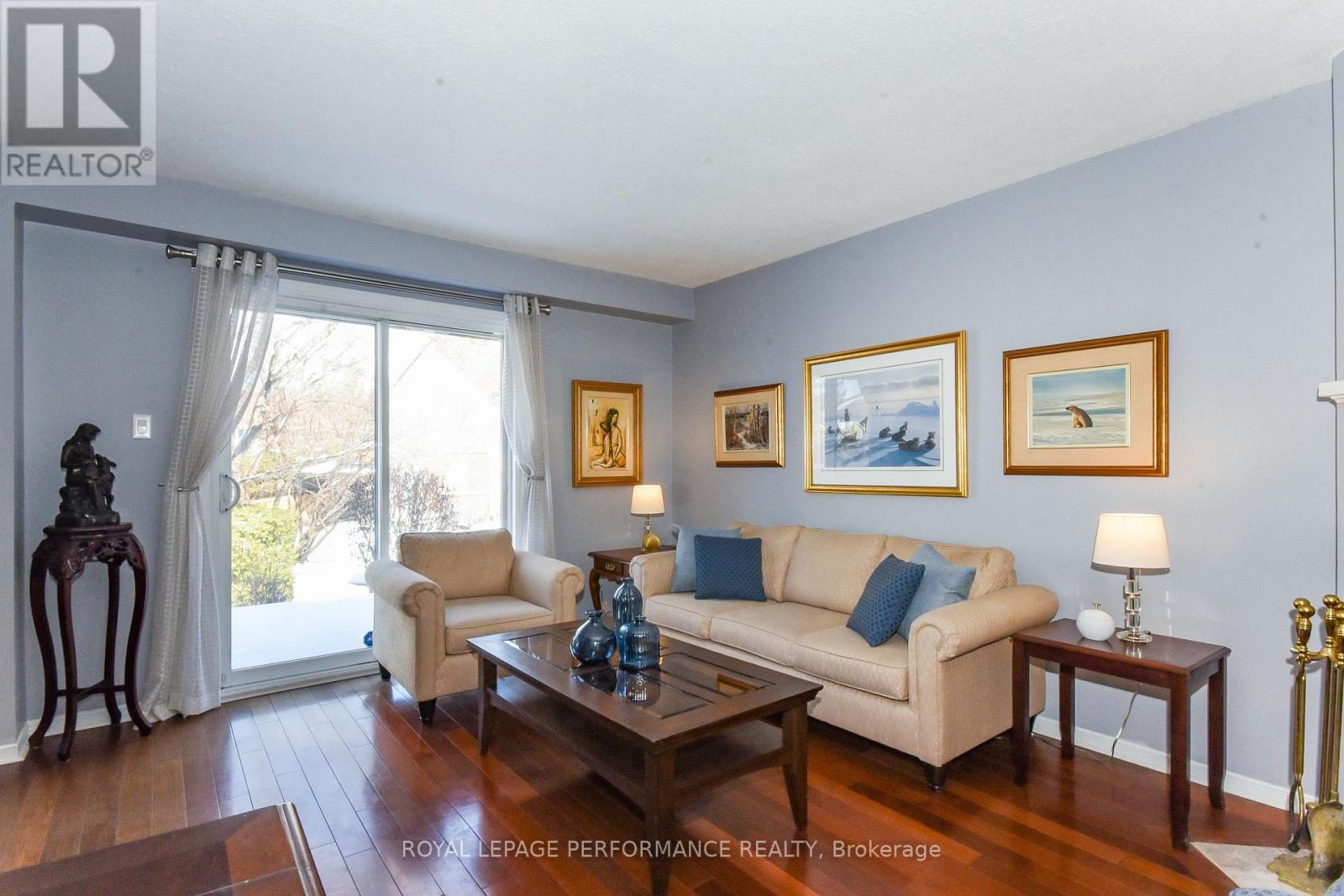 77 Versailles Private, Ottawa, Ontario  K1V 0M3 - Photo 5 - X12910426