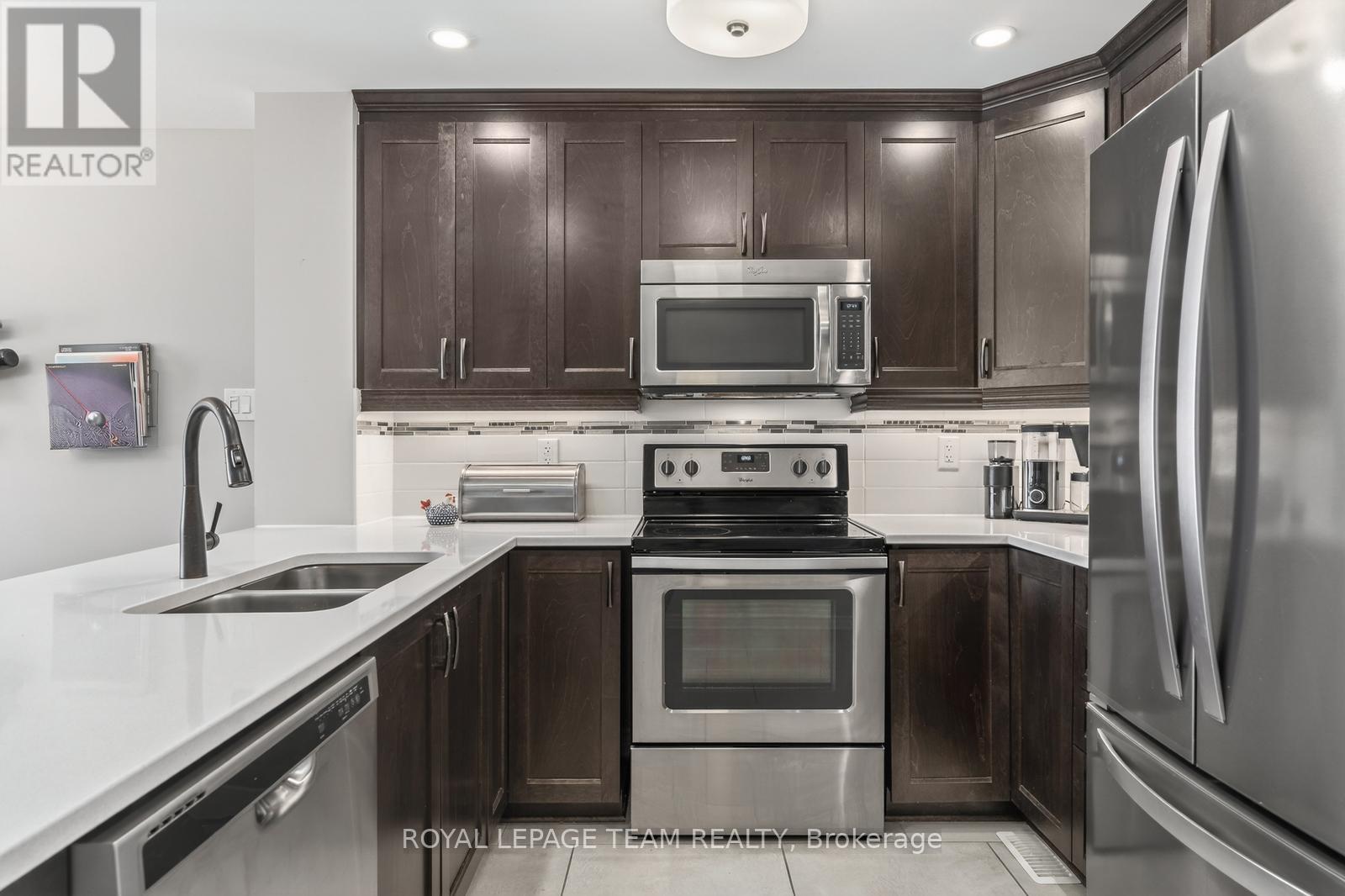 602 Danaca Private, Ottawa, Ontario  K1K 2V7 - Photo 10 - X12910456