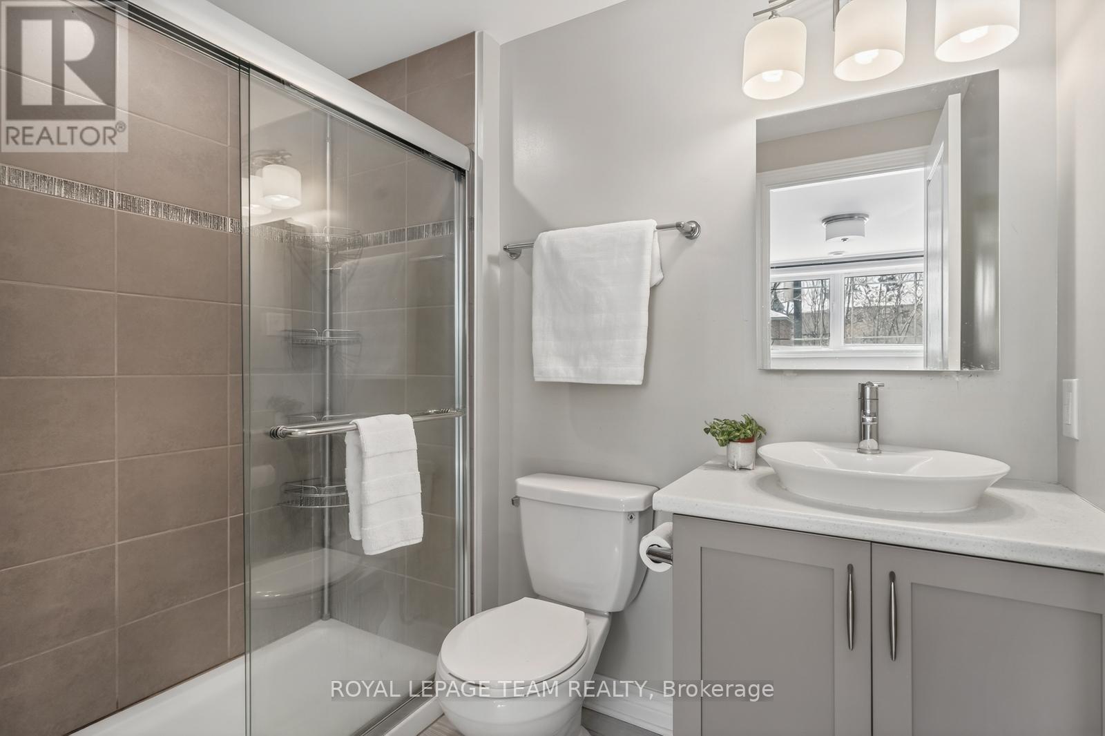 602 Danaca Private, Ottawa, Ontario  K1K 2V7 - Photo 15 - X12910456