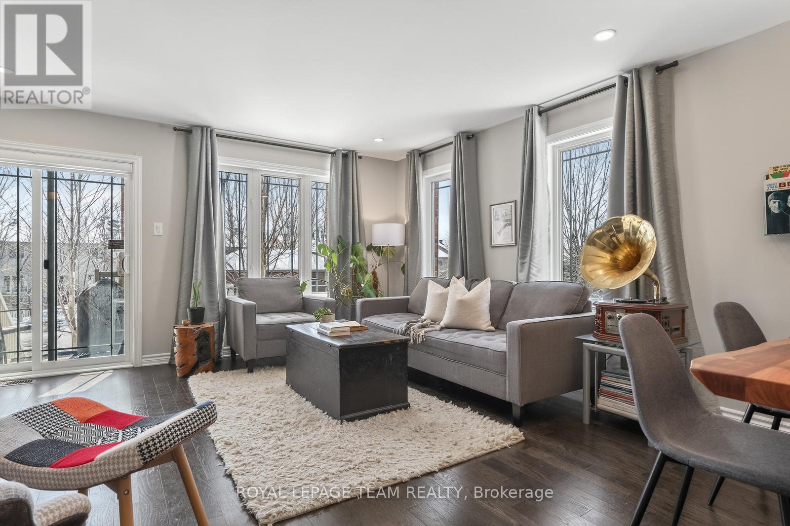 602 Danaca Private, Ottawa, Ontario  K1K 2V7 - Photo 4 - X12910456