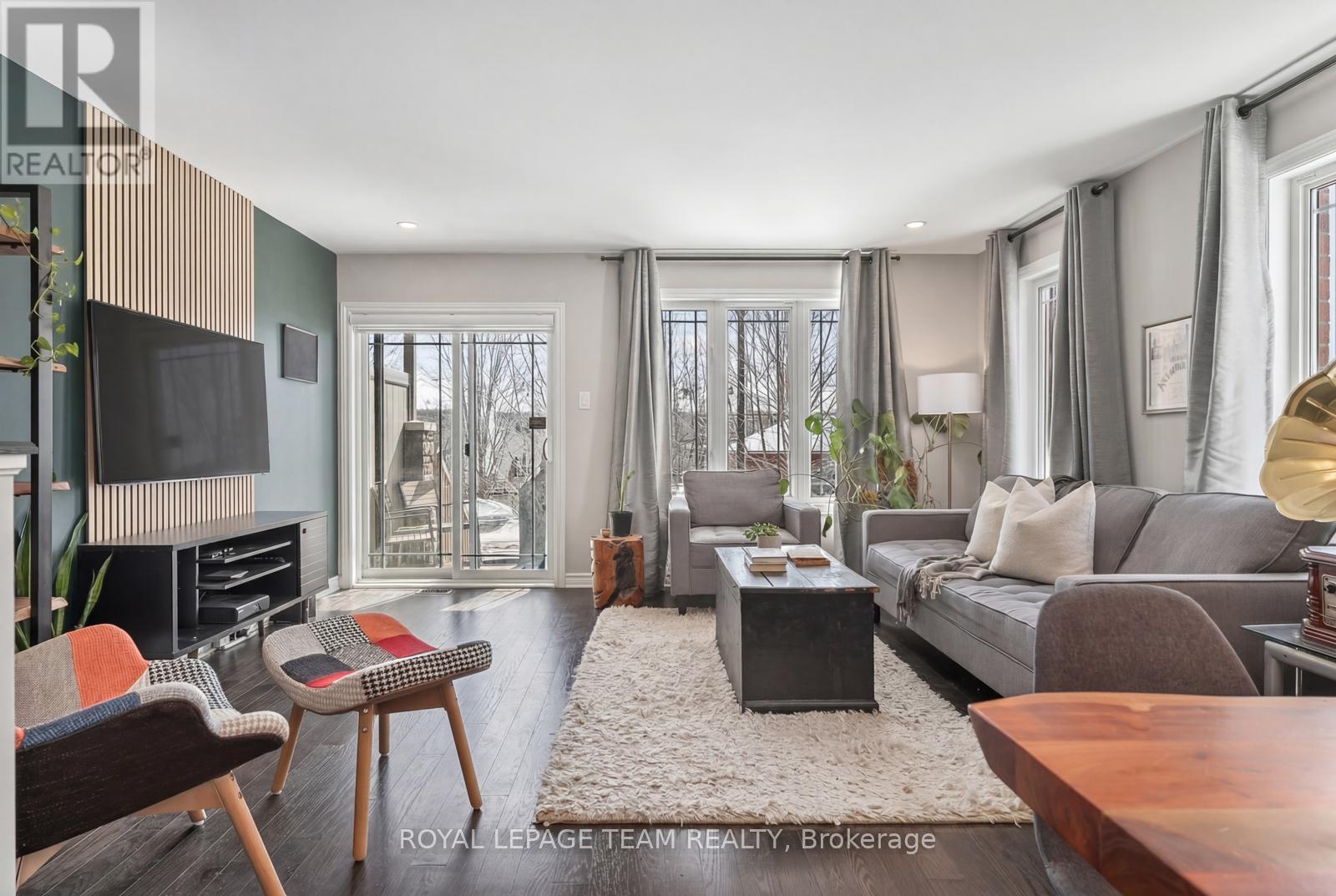 602 Danaca Private, Ottawa, Ontario  K1K 2V7 - Photo 5 - X12910456