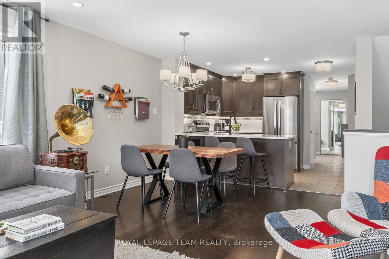 602 Danaca Private, Ottawa, Ontario  K1K 2V7 - Photo 6 - X12910456