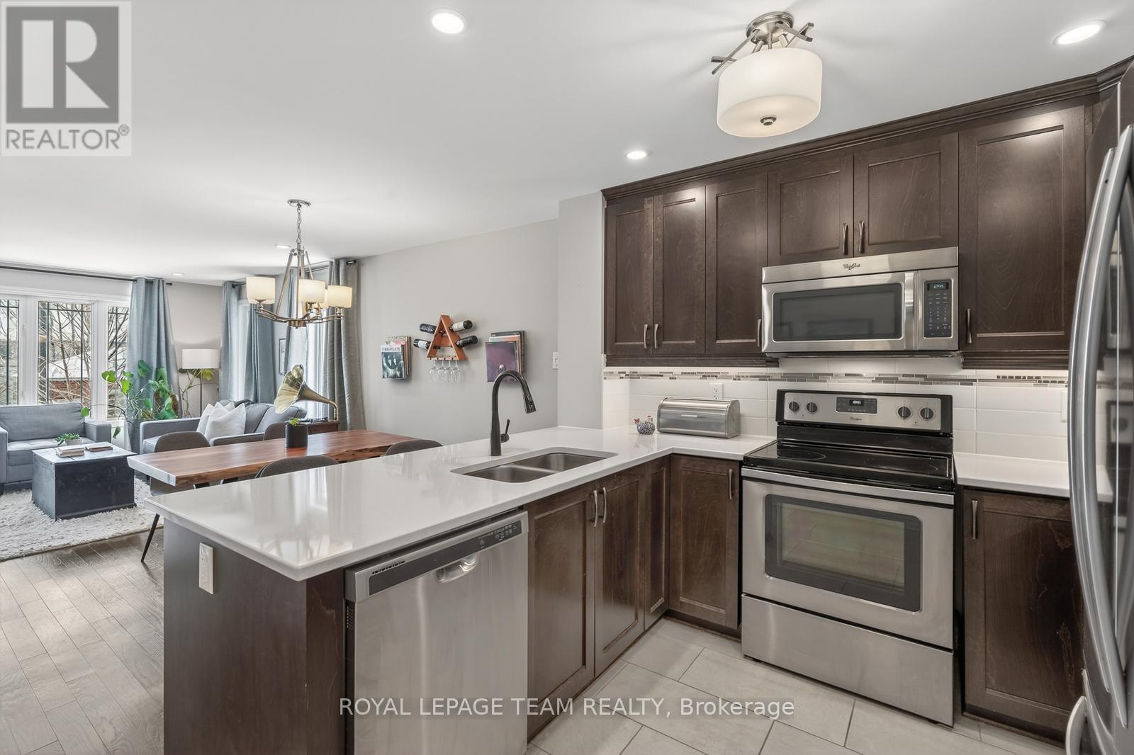 602 Danaca Private, Ottawa, Ontario  K1K 2V7 - Photo 9 - X12910456