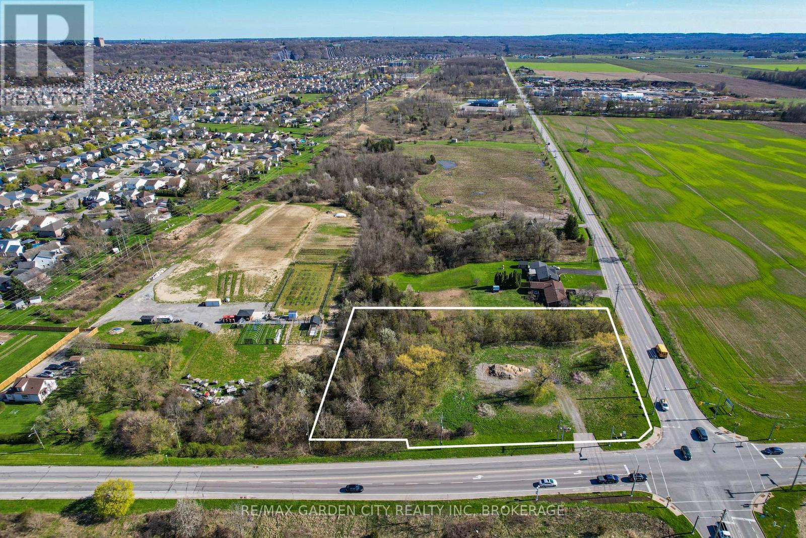 381 St. Paul Street W, St. Catharines (Rykert/vansickle), Ontario  L2R 3N1 - Photo 2 - X12910526