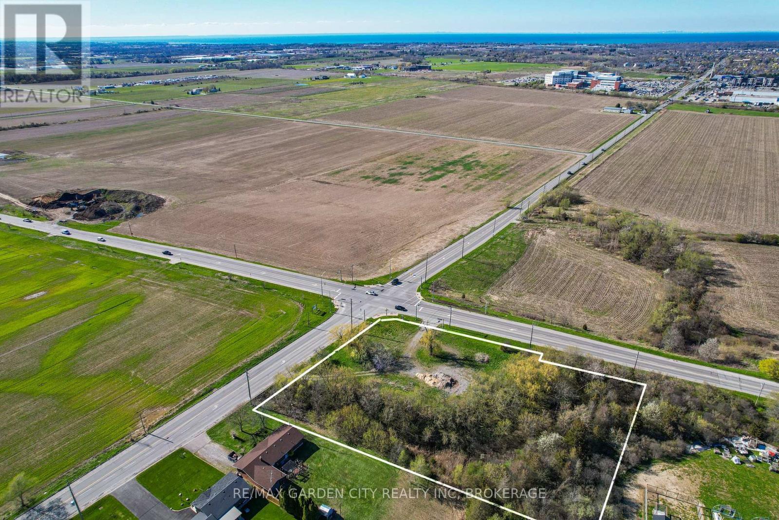 381 St. Paul Street W, St. Catharines (Rykert/vansickle), Ontario  L2R 3N1 - Photo 6 - X12910526