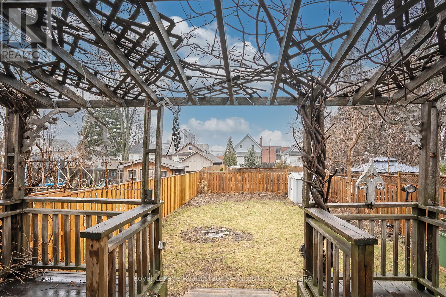 166 East 6th Street, Hamilton, Ontario  L9A 3C3 - Photo 10 - X12910428